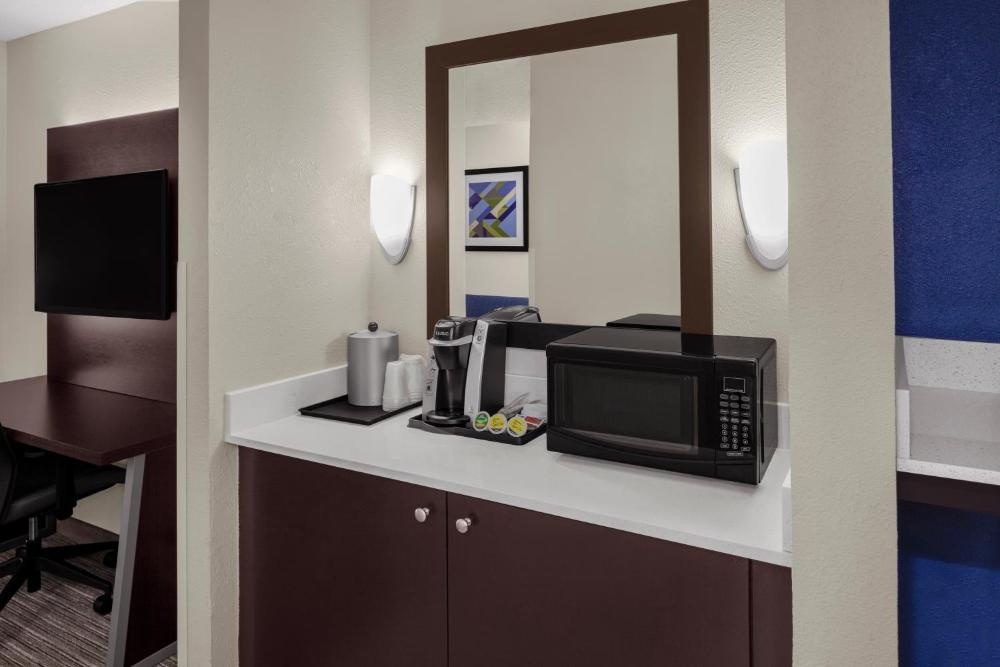 Holiday Inn Express & Suites Asheville SW - Área del Centro Comercial por IHG Imagen 21